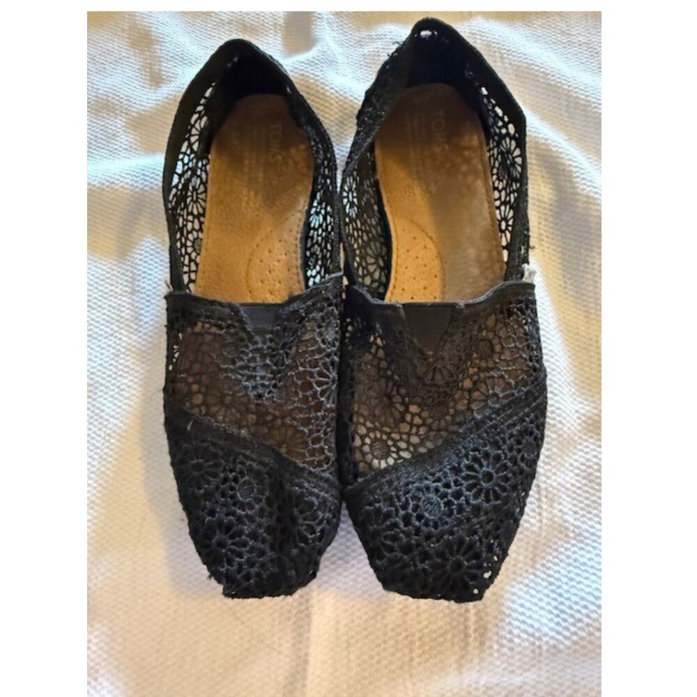 TOMS Black Lace Crocheted Flats Size 9